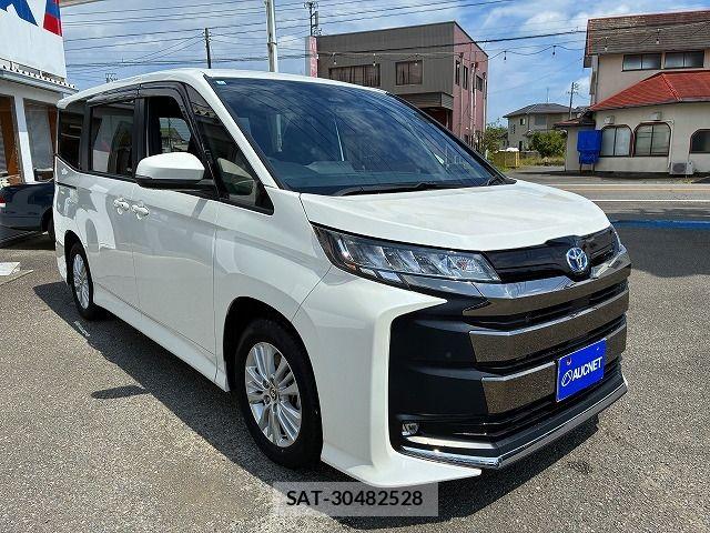 Toyota NOAH HYBRID 2024-01 8371972-4
