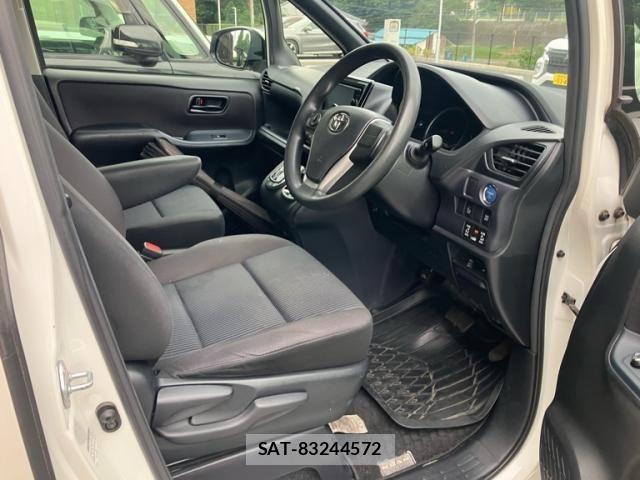 Toyota NOAH HYBRID 2015-06 8371973-10