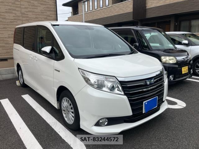 Toyota NOAH HYBRID 2015-06 8371973-1