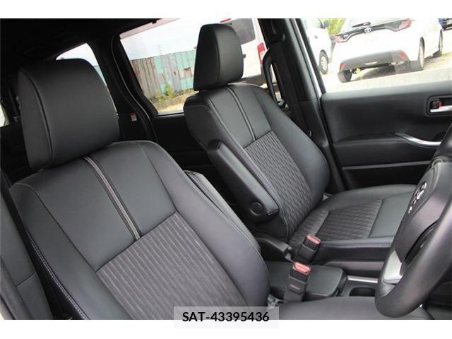 Toyota NOAH HYBRID 2022-05 8371971-19
