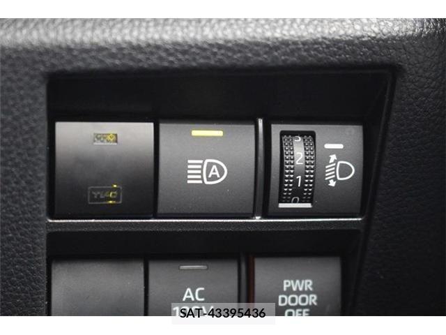 Toyota NOAH HYBRID 2022-05 8371971-24