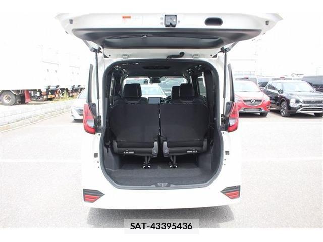 Toyota NOAH HYBRID 2022-05 8371971-28