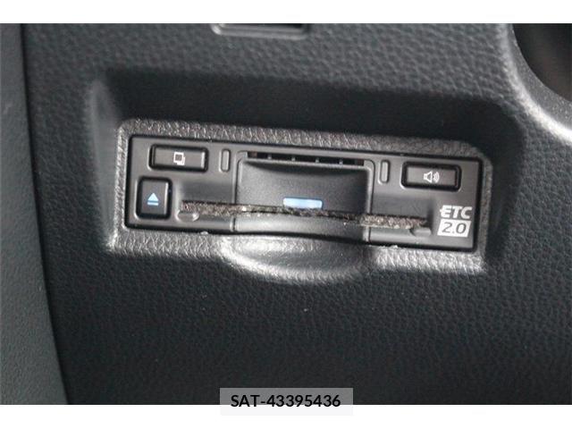 Toyota NOAH HYBRID 2022-05 8371971-4