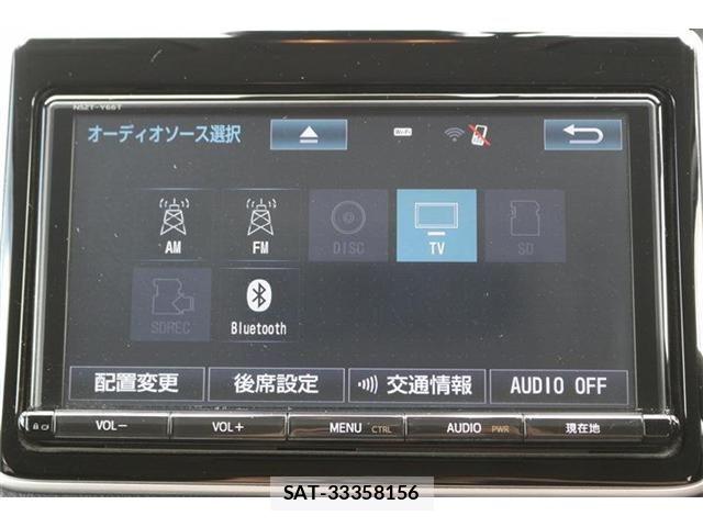 Toyota NOAH HYBRID 2017-07 8371974-1