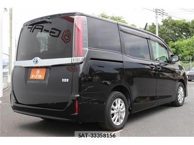 Toyota NOAH HYBRID 2017-07 8371974-20