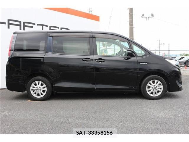Toyota NOAH HYBRID 2017-07 8371974-6