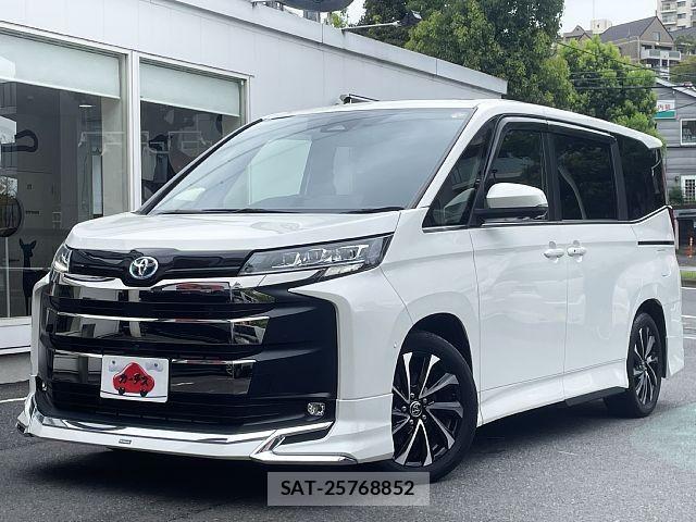 Toyota NOAH HYBRID 2022-07 8414020-0