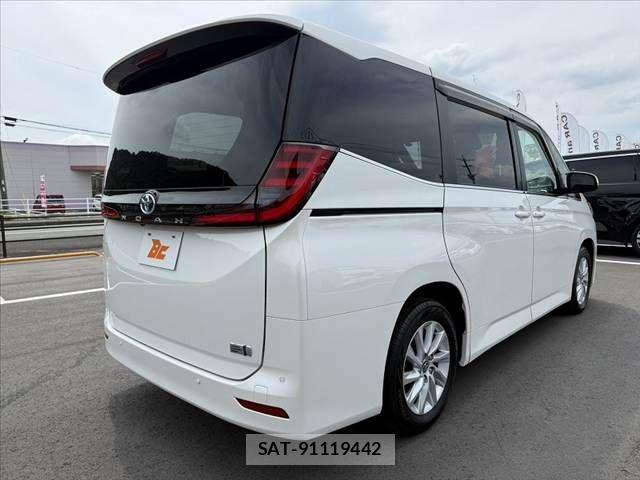 Toyota NOAH HYBRID 2023-03 8414024-11