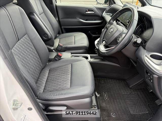 Toyota NOAH HYBRID 2023-03 8414024-14