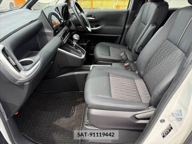 Toyota NOAH HYBRID 2023-03 8414024-15