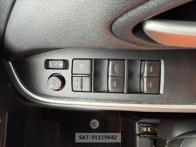 Toyota NOAH HYBRID 2023-03 8414024-27