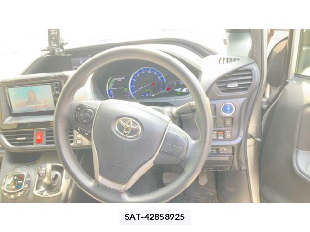 Toyota NOAH HYBRID 2014-12 8414042-9