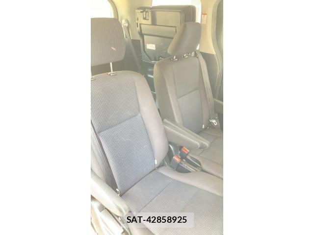 Toyota NOAH HYBRID 2014-12 8414042-13