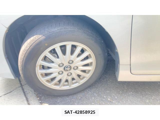 Toyota NOAH HYBRID 2014-12 8414042-5