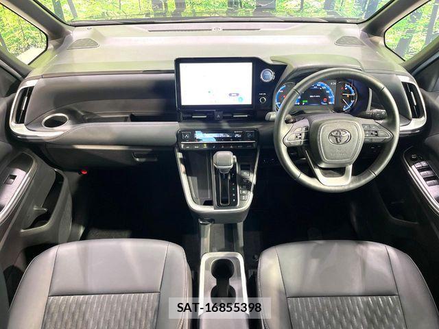 Toyota NOAH HYBRID 2022-11 8438606-1
