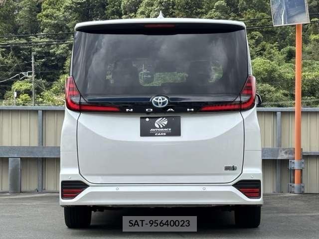 Toyota NOAH HYBRID 2024-10 8438617-10