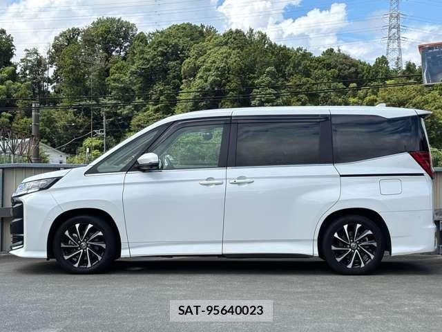 Toyota NOAH HYBRID 2024-10 8438617-12