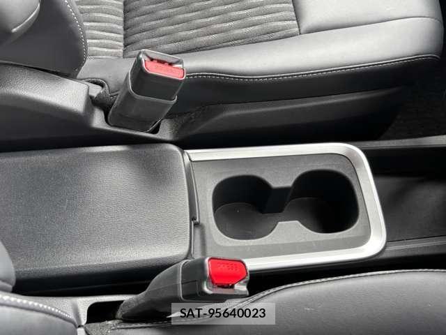 Toyota NOAH HYBRID 2024-10 8438617-25