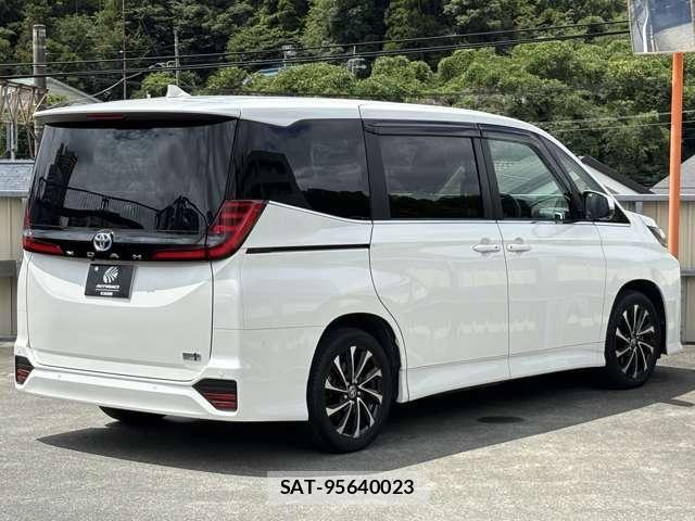 Toyota NOAH HYBRID 2024-10 8438617-8