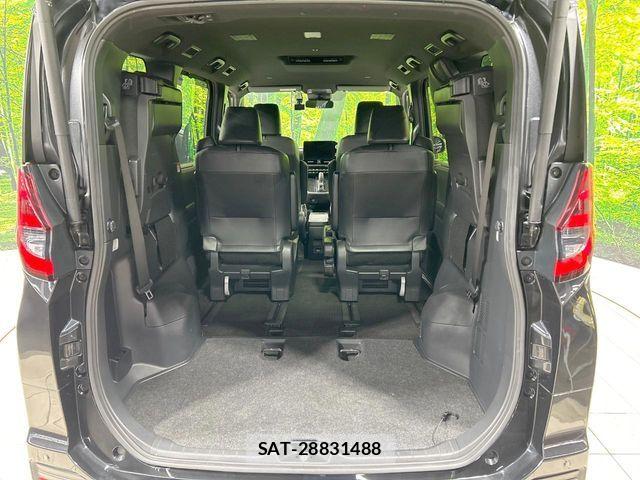 Toyota NOAH HYBRID 2022-07 8438615-10