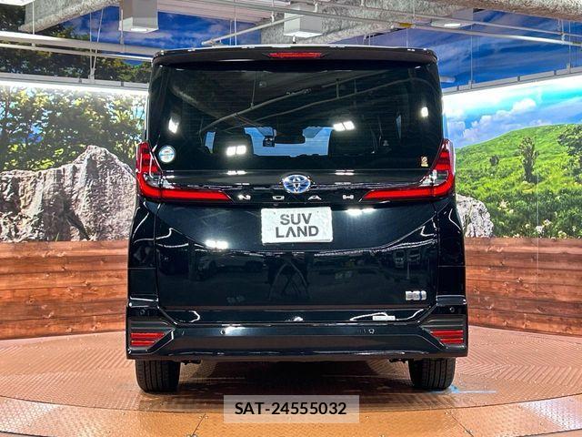 Toyota NOAH HYBRID 2022-04 8438604-15