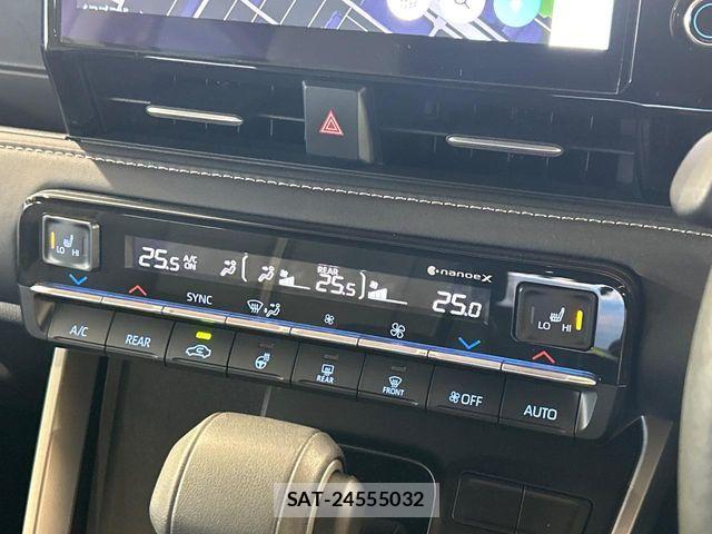 Toyota NOAH HYBRID 2022-04 8438604-5