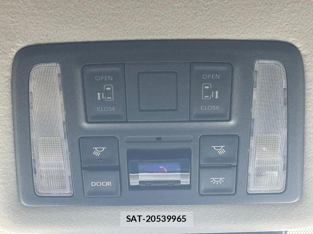 Toyota NOAH HYBRID 2022-09 8438036-2