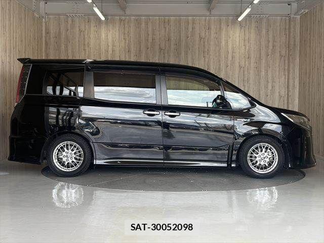 Toyota NOAH HYBRID 2020-01 8458094-16