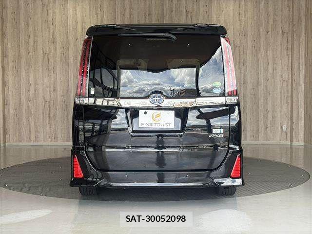 Toyota NOAH HYBRID 2020-01 8458094-18