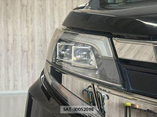 Toyota NOAH HYBRID 2020-01 8458094-21