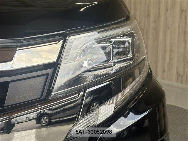 Toyota NOAH HYBRID 2020-01 8458094-22