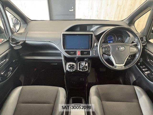 Toyota NOAH HYBRID 2020-01 8458094-2