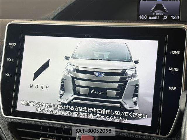Toyota NOAH HYBRID 2020-01 8458094-3