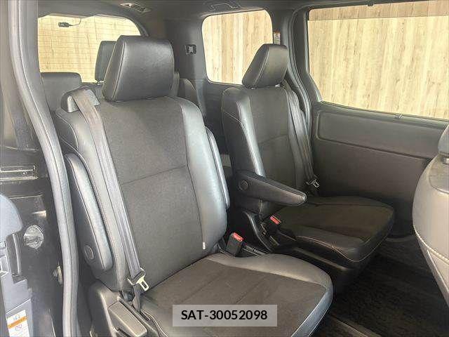 Toyota NOAH HYBRID 2020-01 8458094-8