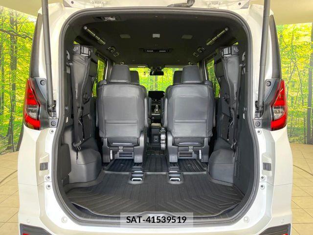 Toyota NOAH HYBRID 2023-05 8458093-10