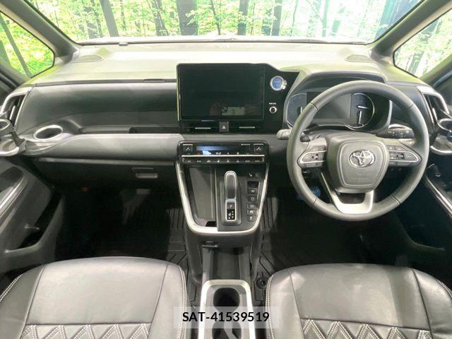 Toyota NOAH HYBRID 2023-05 8458093-1