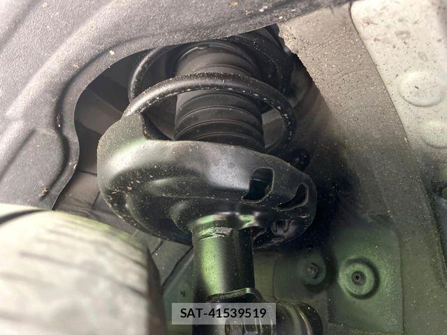Toyota NOAH HYBRID 2023-05 8458093-19