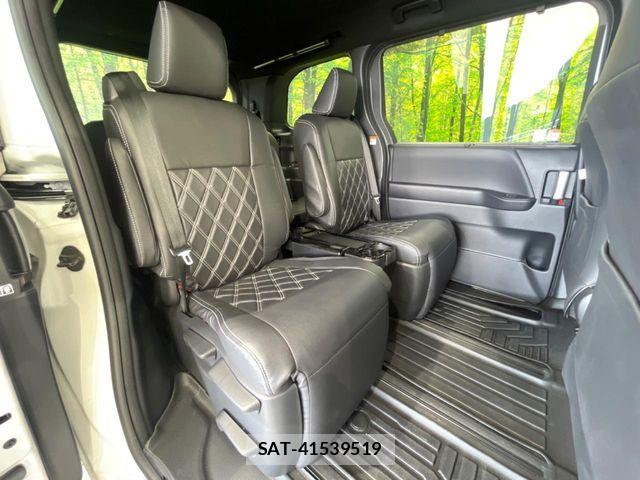 Toyota NOAH HYBRID 2023-05 8458093-8