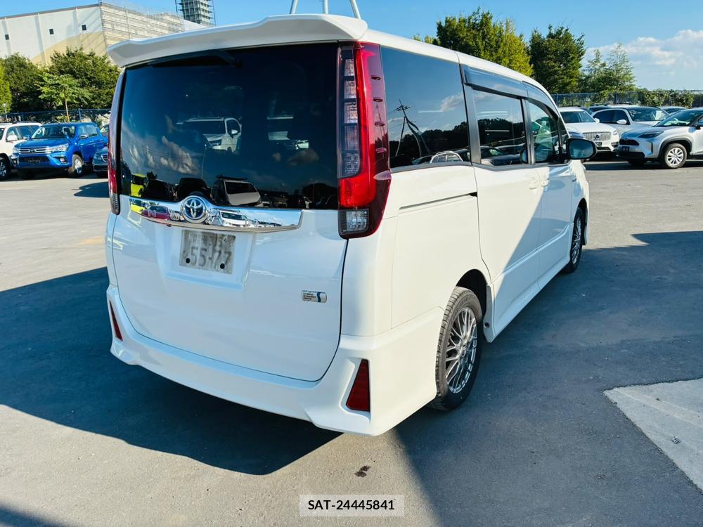Toyota NOAH HYBRID 2016-02 8435933-4