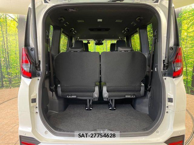 Toyota NOAH HYBRID 2023-07 8485838-10