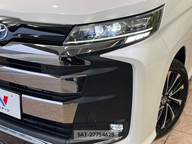 Toyota NOAH HYBRID 2023-07 8485838-12