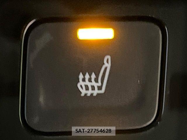 Toyota NOAH HYBRID 2023-07 8485838-6
