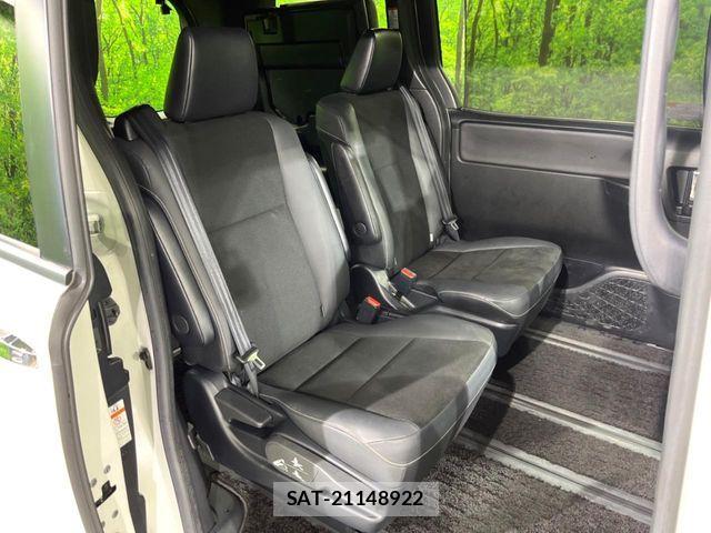 Toyota NOAH HYBRID 2021-06 8526300-8