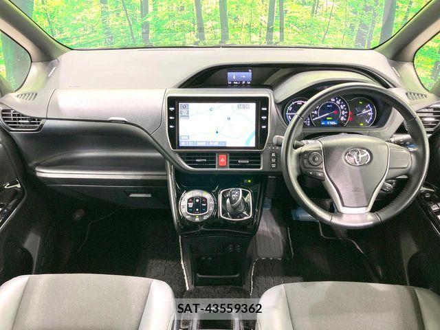 Toyota NOAH HYBRID 2020-03 8526302-1