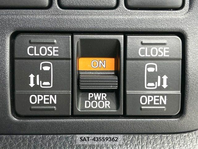 Toyota NOAH HYBRID 2020-03 8526302-4
