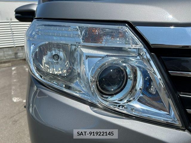 Toyota NOAH HYBRID 2016-01 8526306-24