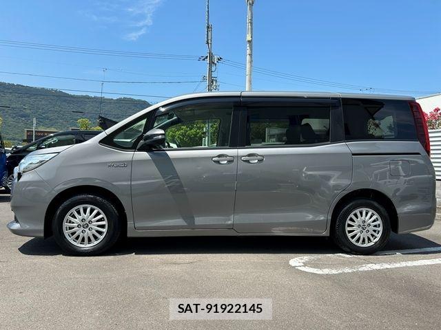 Toyota NOAH HYBRID 2016-01 8526306-4