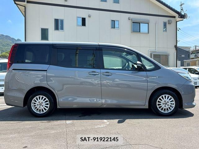 Toyota NOAH HYBRID 2016-01 8526306-5