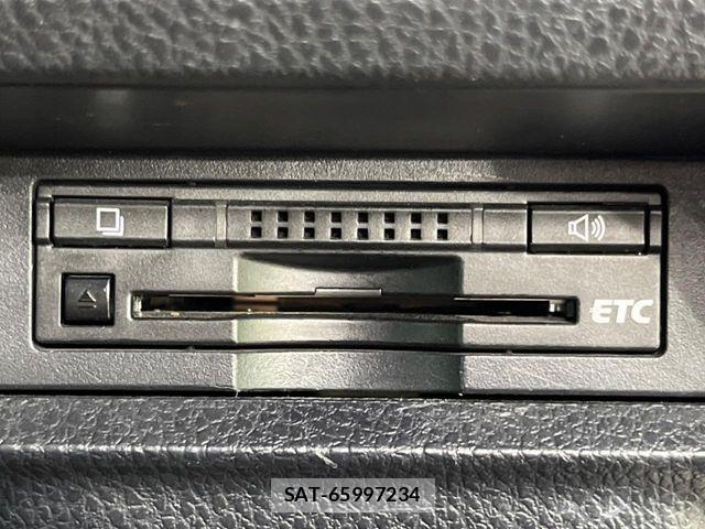 Toyota NOAH HYBRID 2014-03 8526305-6