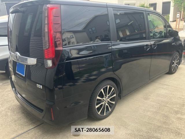 Toyota NOAH HYBRID 2014-10 8526304-2